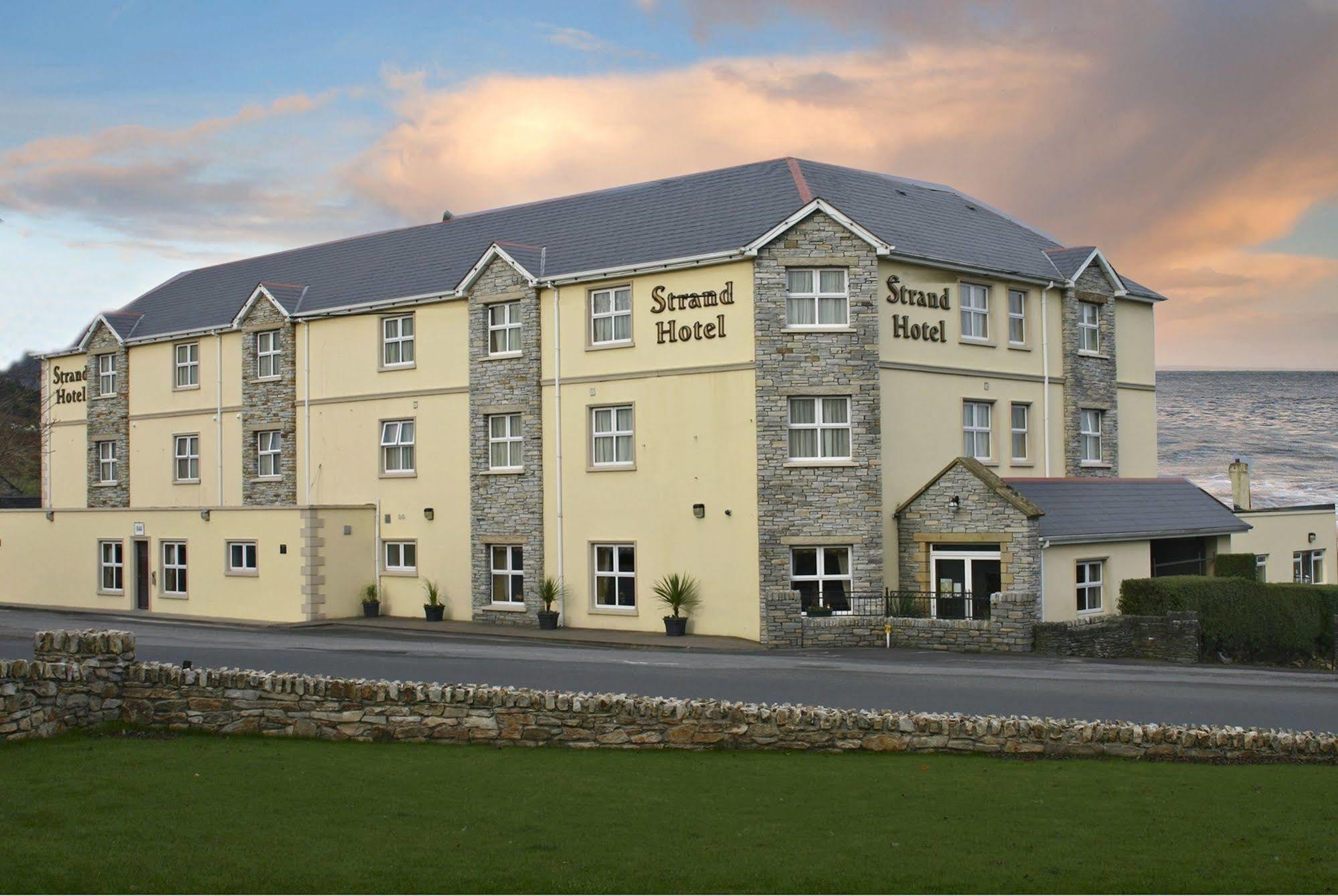 The Strand Hotel Балилифин Екстериор снимка